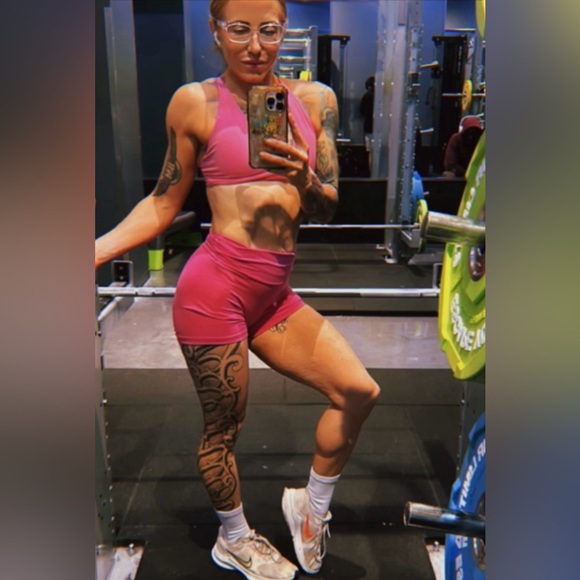 Meet your Posher, Jessica - Picture 1 of 1